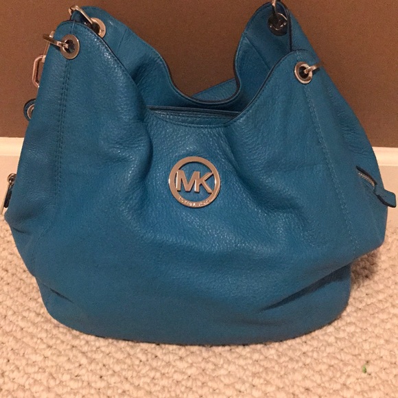 Michael Kors Handbags - 💯 Authentic Michael Kors Purse